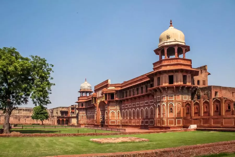 Agra Fort - Holiday Places for a Visit to India