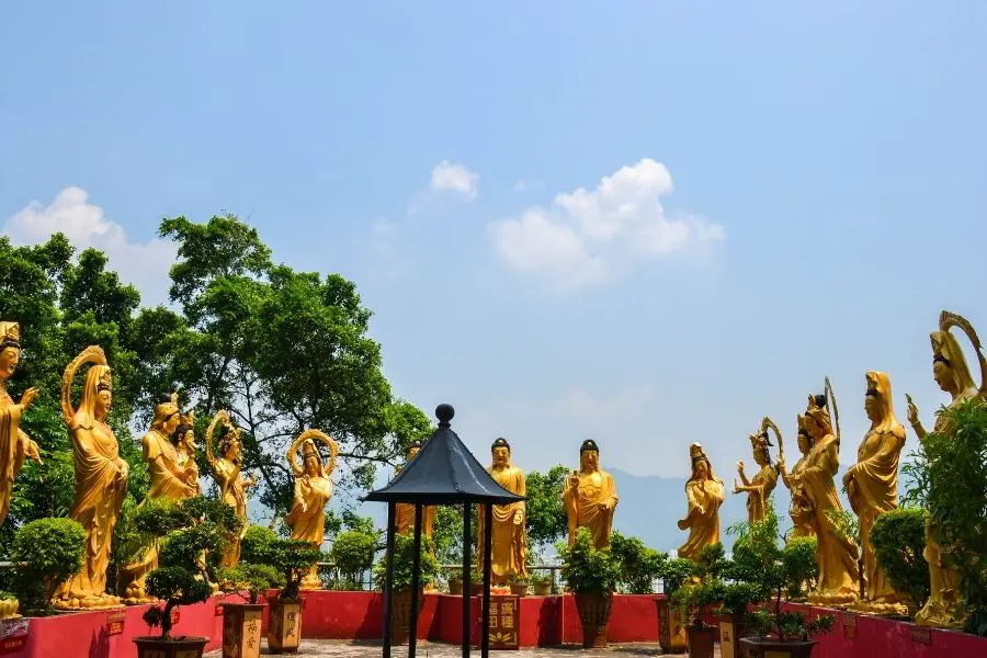 Buddhas Monastery - Reasons to Visit Hong Kong