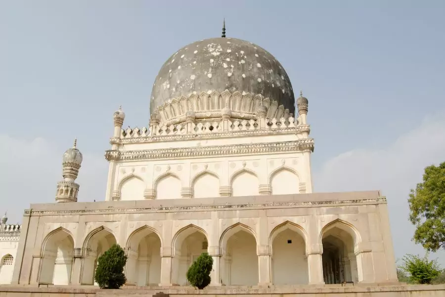 Bahu Begum Tomb - Places to visit in Ayodhya