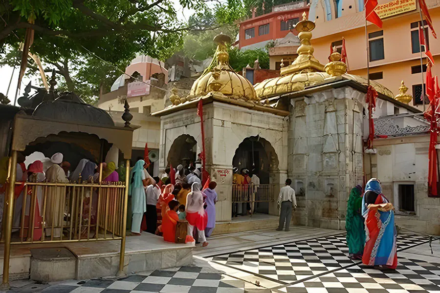 Chintpurni Temple - Places to Visit in Una